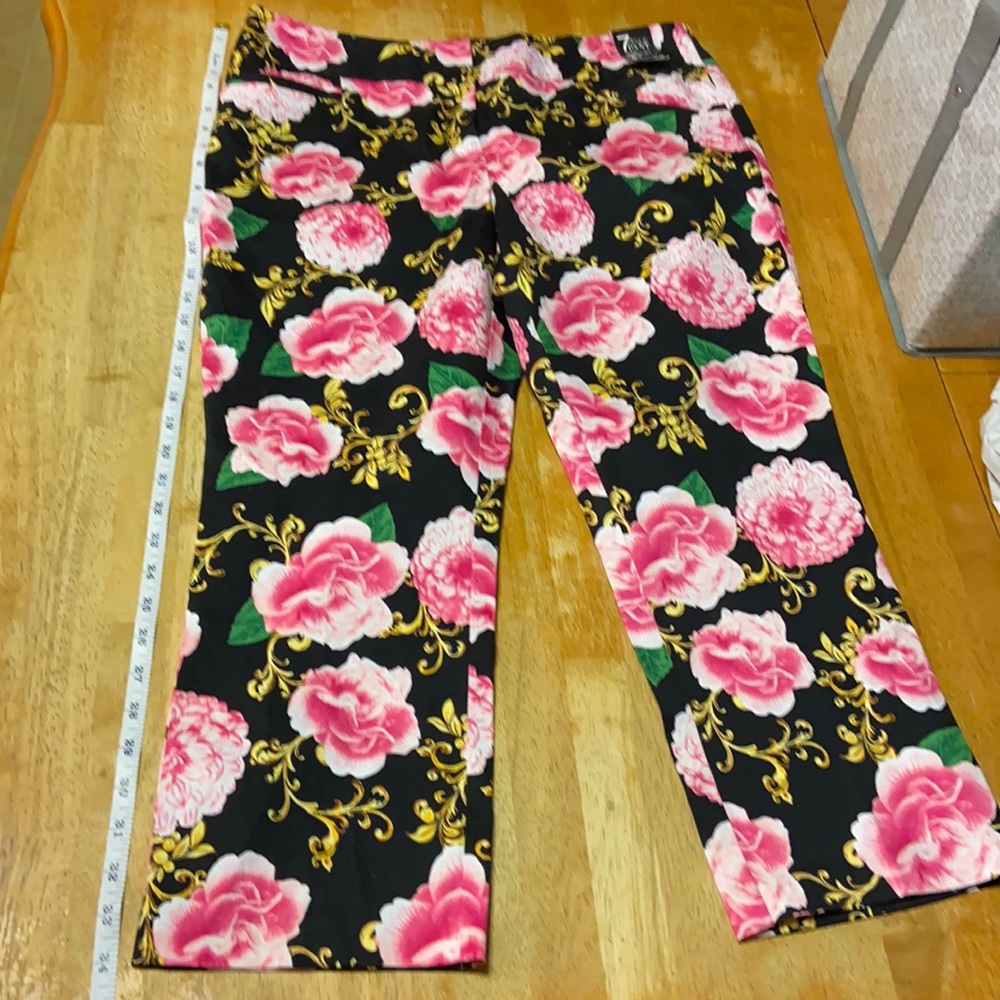 New york and company womans pant size 6. NWT